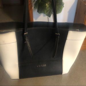 Women’s guess purse/tote